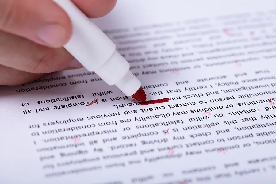 Era prevedibile ma ora c'è la conferma di John Mueller: ortografia e grammatica scadenti possono peggiorare il ranking delle pagine su Google.