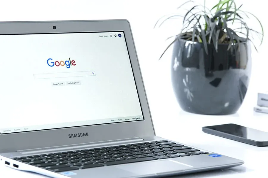 Google Research ha pubblicato un nuovo documento dove illustra un sistema di apprendimento che riformula la query dell'utente.